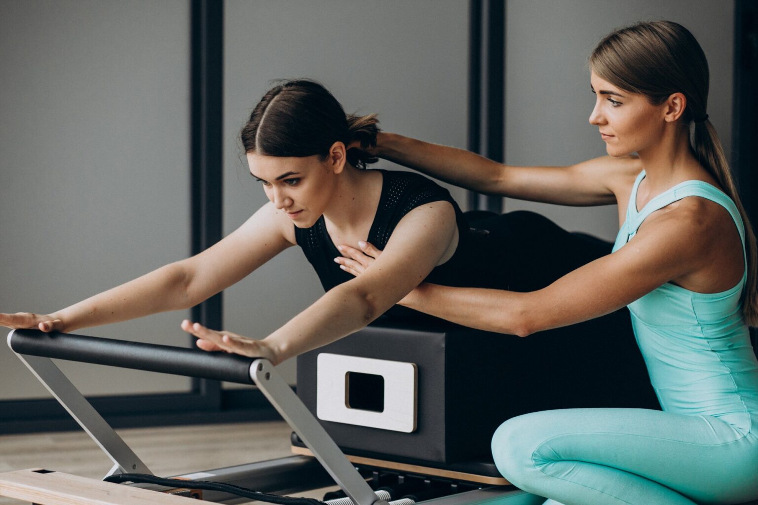 Beneficios del Pilates para la postura y la columna vertebral - Axis ...